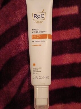 Roc Multi Correxion Revive And Glow Mositurizer With Vitamin C And Sunscreen 30